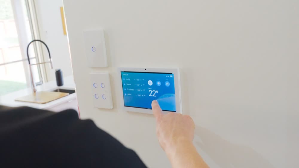 Room by room temperature control from one wall controller